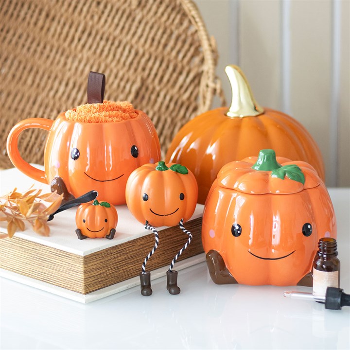 Smiling Pumpkin Shelf Sitter