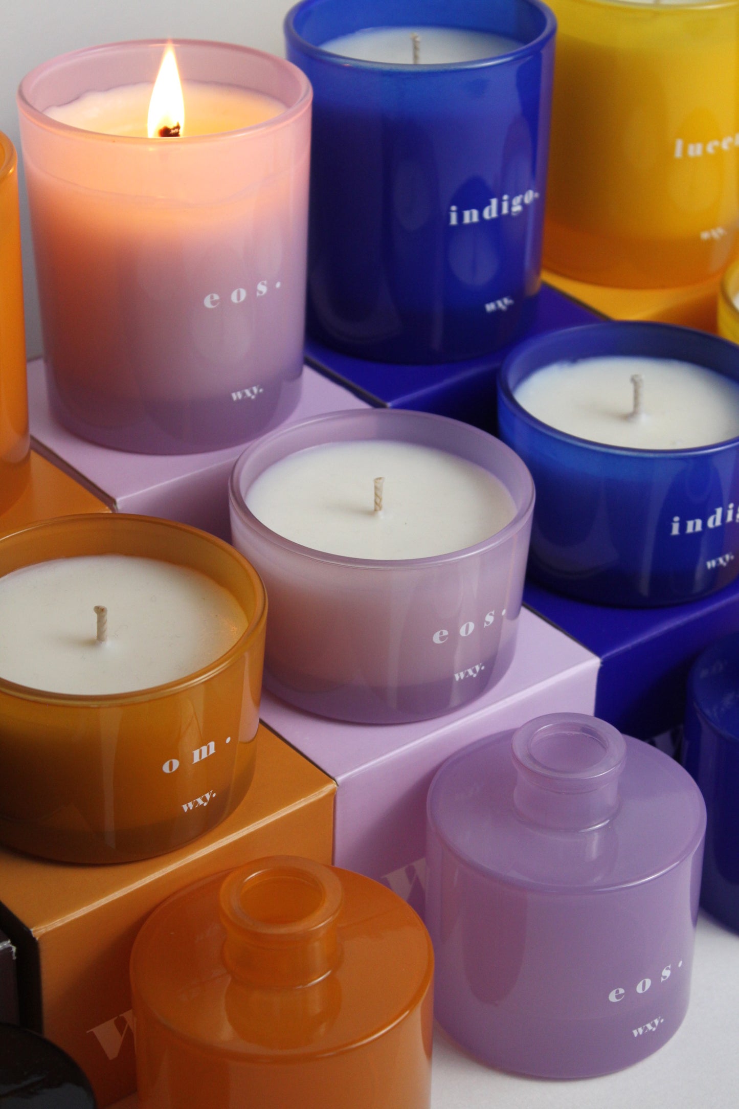 Eos Orris Root & Amber Wxy Deluxe Candle