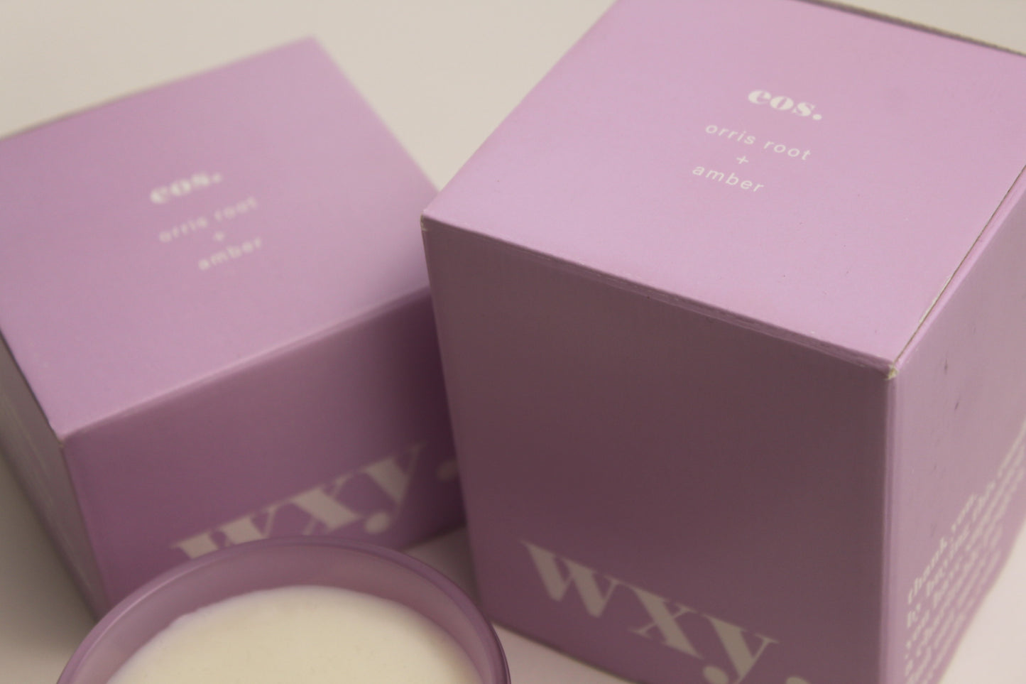 Eos Orris Root & Amber Wxy Deluxe Candle