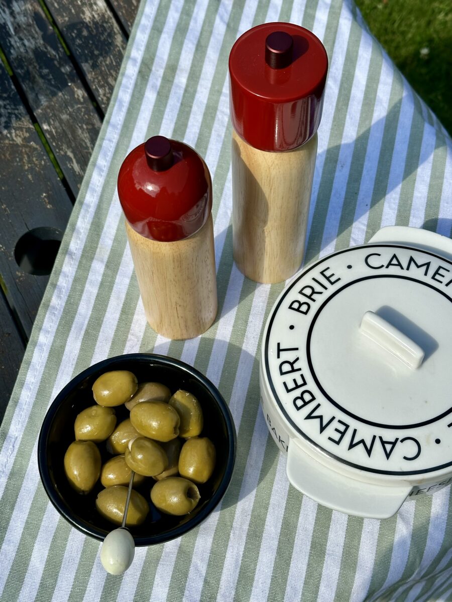 Deluxe Salt & Pepper Grinder - 2 colours available