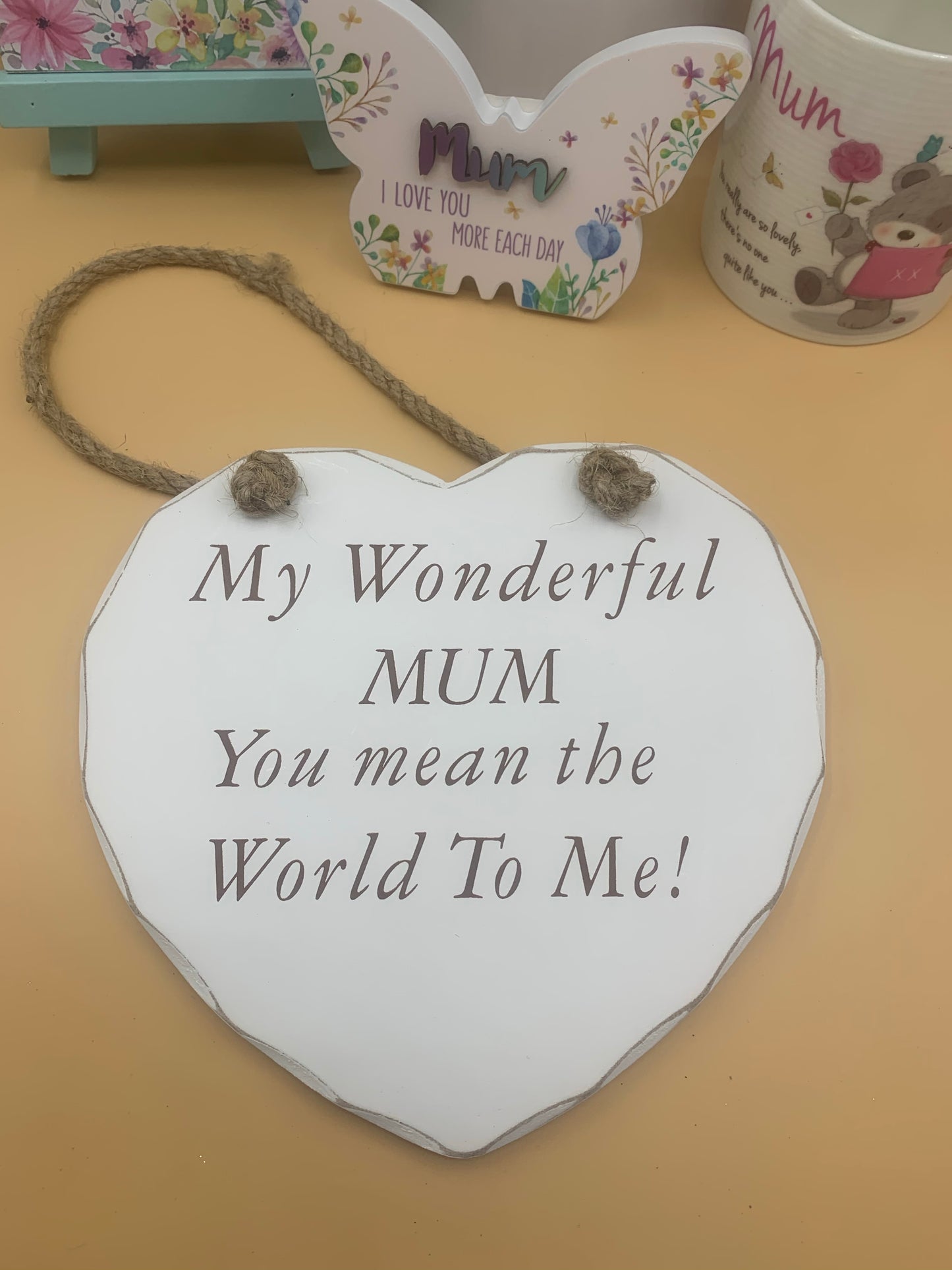 Wonderful Mum Hanging Heart