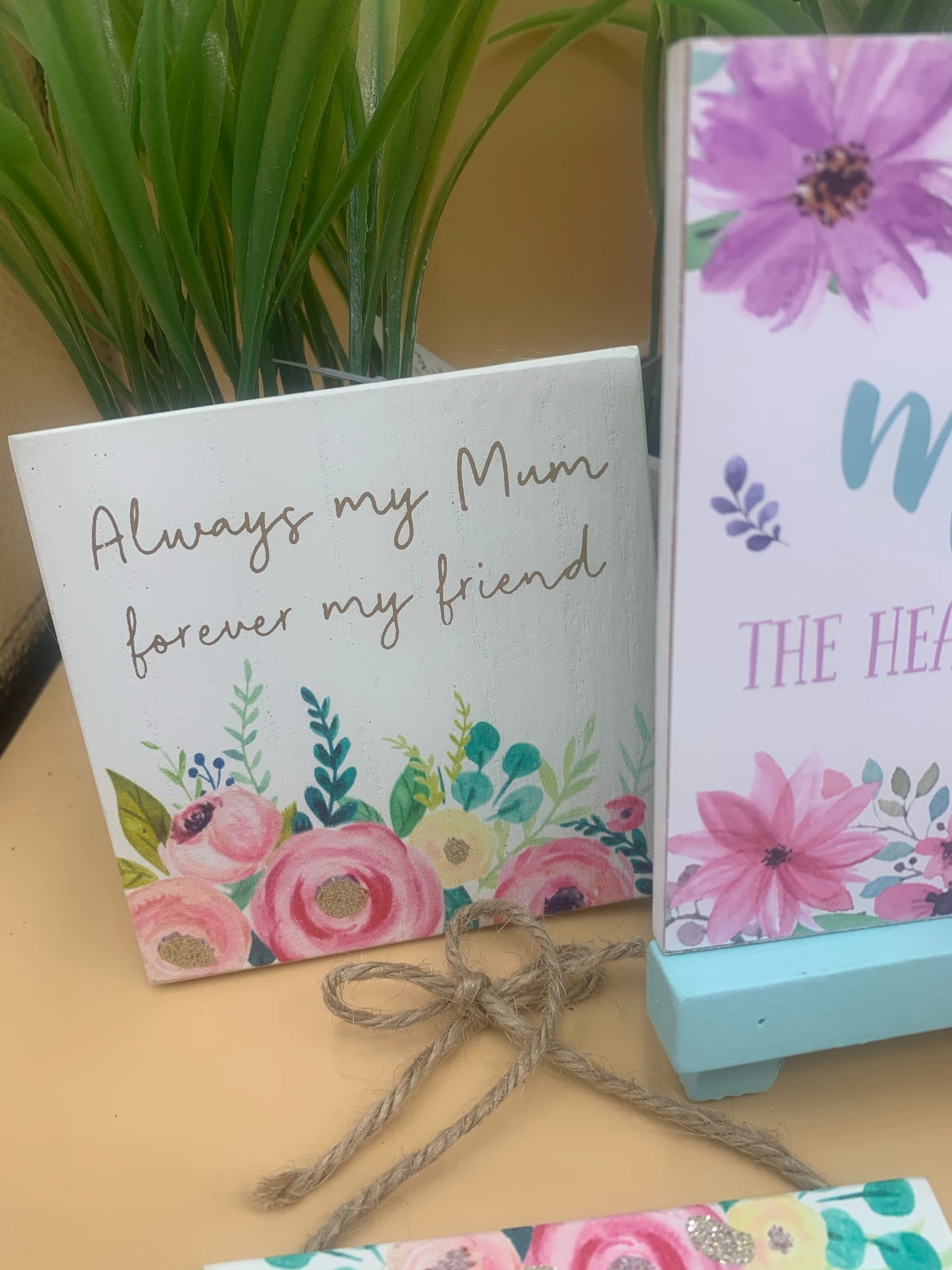 Mum Hanging Plaques- 6 pretty designs available