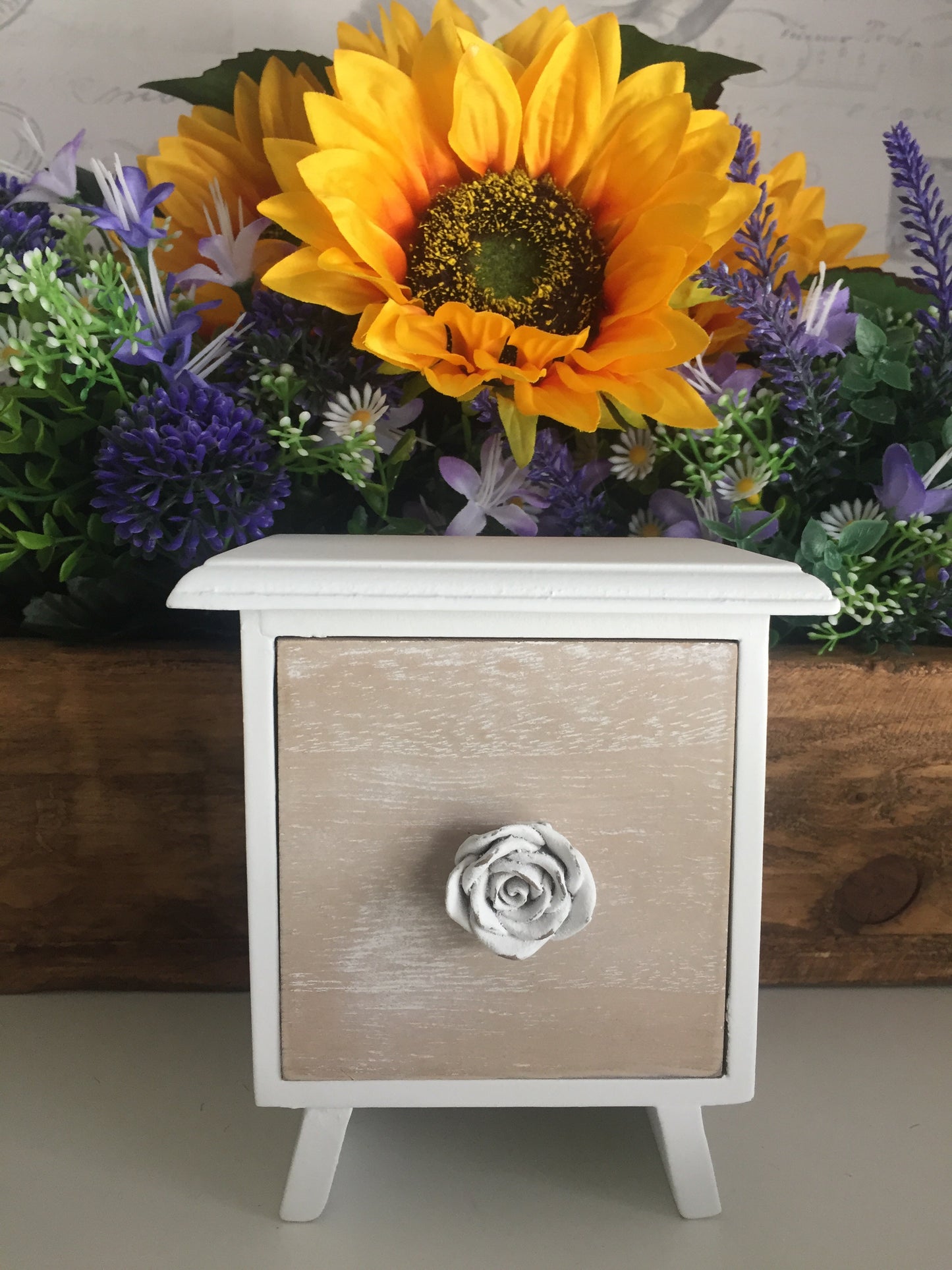 Single drawer mini chest with rose handle