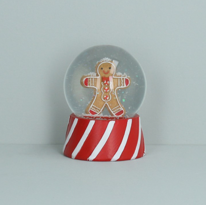 Gingerbread Man Christmas Snow Globe